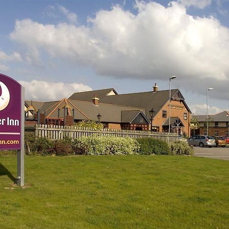 Premier Inn Barnsley Wombwell Esterno foto