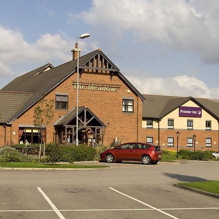Premier Inn Barnsley Wombwell Esterno foto