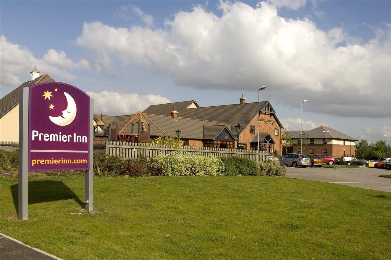 Premier Inn Barnsley Wombwell Esterno foto