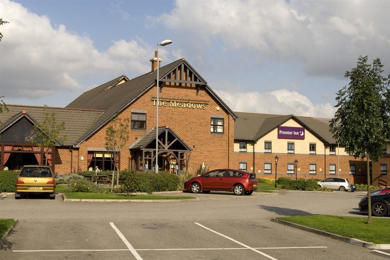 Premier Inn Barnsley Wombwell Esterno foto