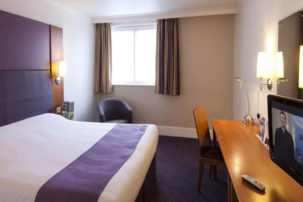 Premier Inn Barnsley Wombwell Esterno foto